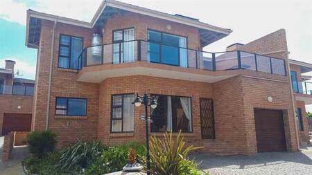 3 Bed Duplex in Reebok