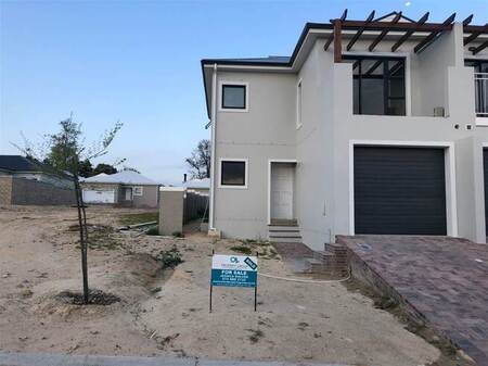 3 Bed Duplex in Protea Heights