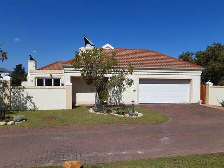 2 Bed Cluster in Kleinmond