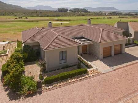 3 Bed Cluster in Kleinmond