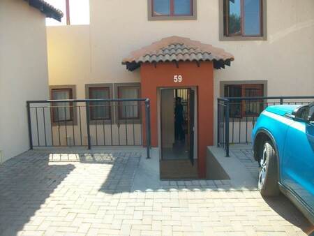 2 Bed Duplex in Noordheuwel