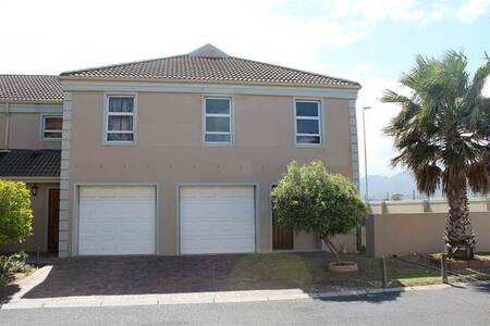 3 Bed Duplex in Gordons Bay Central