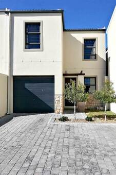 3 Bed Duplex in Brackenfell Central
