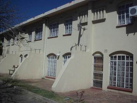 3 Bed Simplex in Vereeniging Central