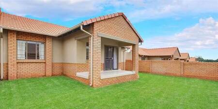 2 Bed Simplex in Mooikloof Equestrian Estate
