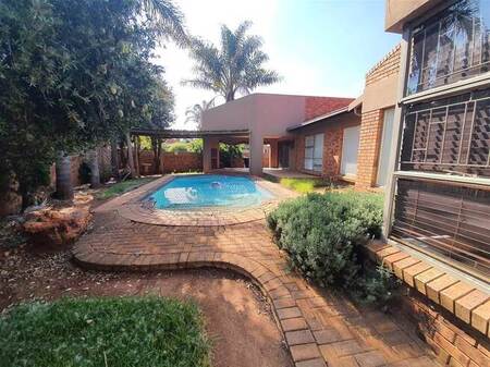 4 Bed Cluster in Sonneveld