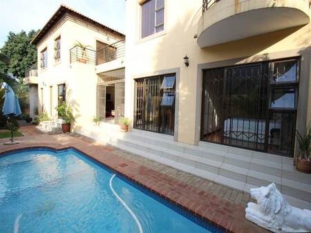 4 Bed Cluster in Bedfordview