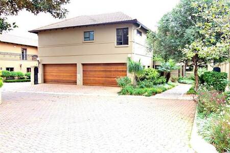 4 Bed Cluster in Bedfordview