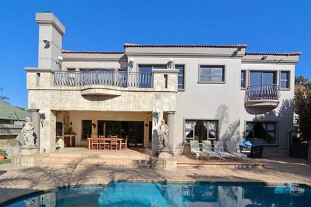 4 Bed Cluster in Bedfordview