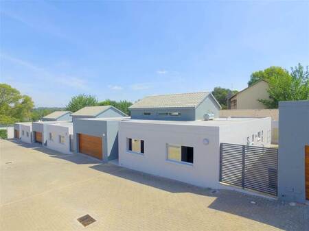 3 Bed Cluster in Essexwold
