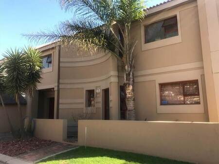 3 Bed Cluster in Bartlett