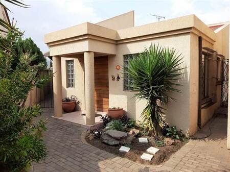 3 Bed Cluster in Parkdene