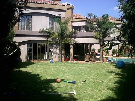 5 Bed Cluster in Bedfordview