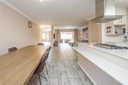 3 Bed Cluster in Bartlett