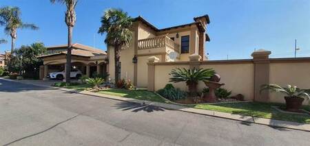 4 Bed Cluster in Beyers Park