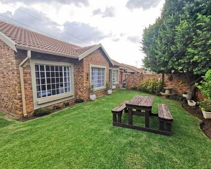 3 Bed Simplex in Greenstone Hill