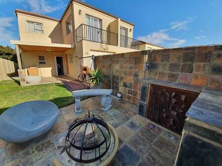 3 Bed Duplex in Anchorage Park