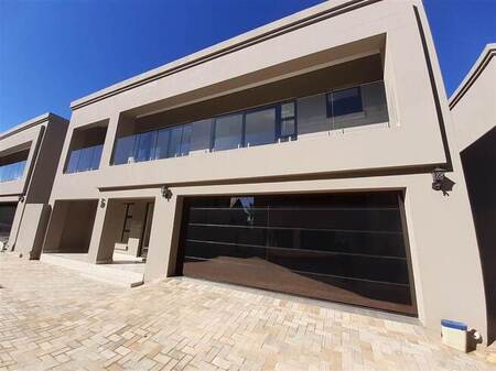 3 Bed Cluster in Bedfordview