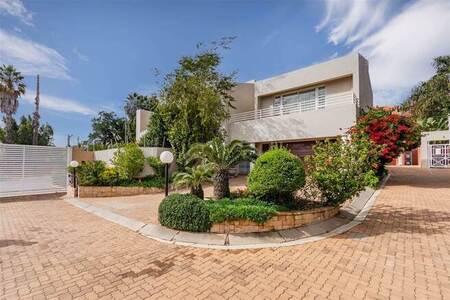 3 Bed Cluster in Bedfordview