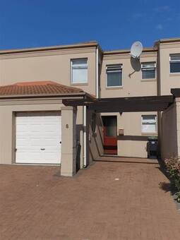 3 Bed Duplex in Kleinbron Park