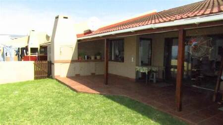 3 Bed Simplex in Hibberdene