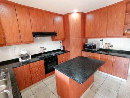 3 Bed Duplex in Grove End