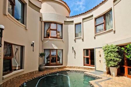 4 Bed Cluster in Bedfordview