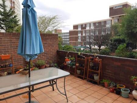 2 Bed Duplex in Bedford Gardens