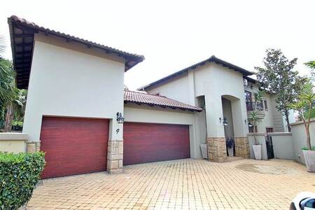 4 Bed Cluster in Bedfordview