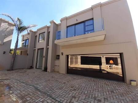 5 Bed Cluster in Bedfordview