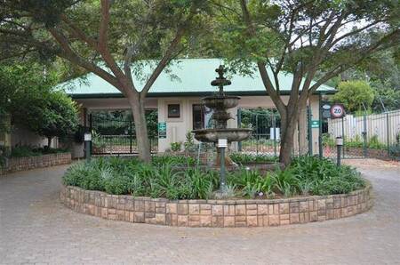 2 Bed Simplex in Hillcrest Central