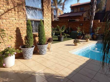 3 Bed Cluster in Meyersdal