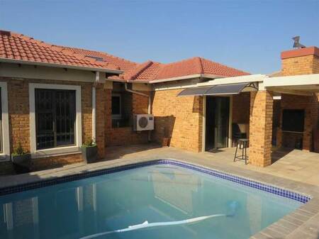 3 Bed Cluster in Newmarket Park