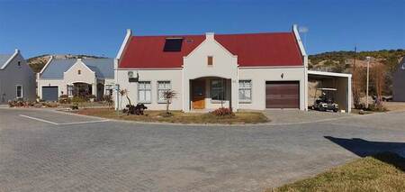 2 Bed Cluster in Oudtshoorn Central