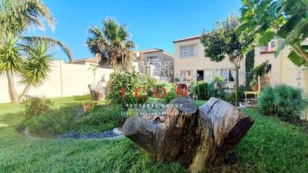 3 Bed Duplex in Gordons Bay Central