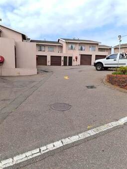 2 Bed Duplex in Bluff