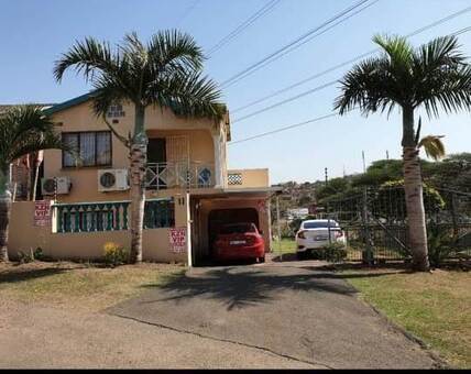 3 Bed Duplex in Forest Haven