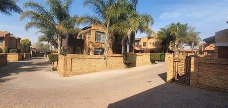 3 Bed Cluster in Meyersdal