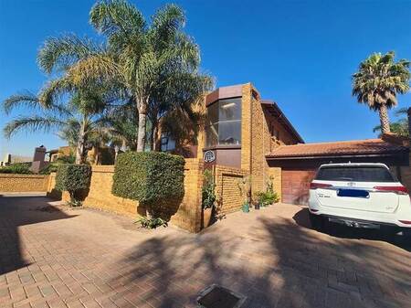 3 Bed Cluster in Meyersdal