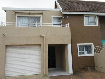 3 Bed Duplex in Scottburgh Central