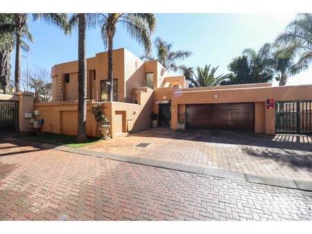 3 Bed Cluster in Bedfordview