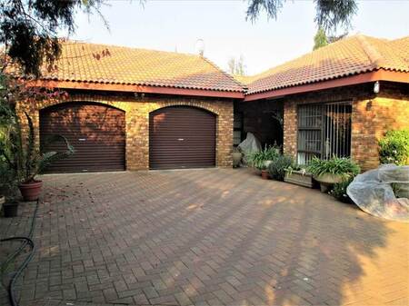 3 Bed Cluster in Selcourt