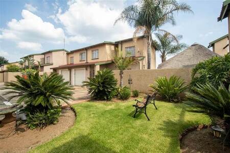 3 Bed Duplex in Springs Central