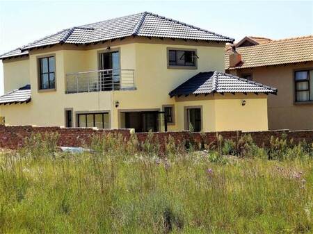 3 Bed Cluster in Krugersdorp Central