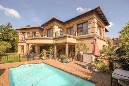 4 Bed Cluster in Bedfordview