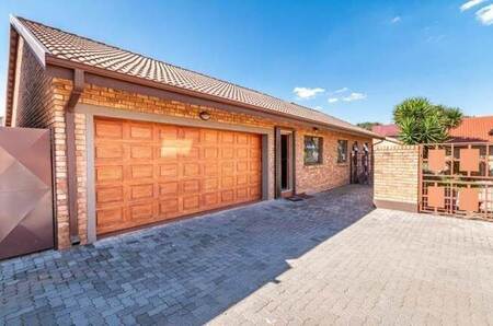 3 Bed Cluster in New Redruth