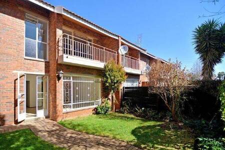 3 Bed Duplex in Bedford Gardens