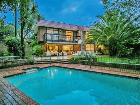 4 Bed Duplex in Bedford Park