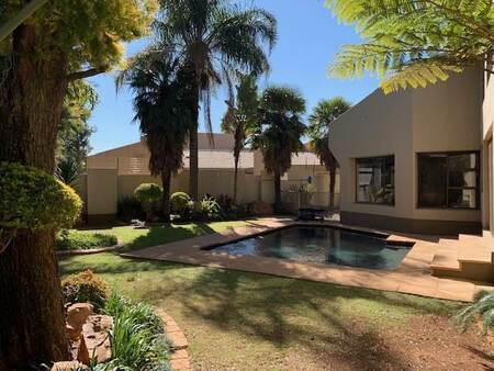 3 Bed Cluster in Bedfordview