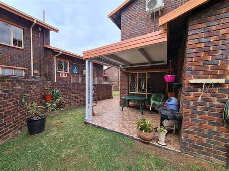 3 Bed Duplex in Brackenhurst